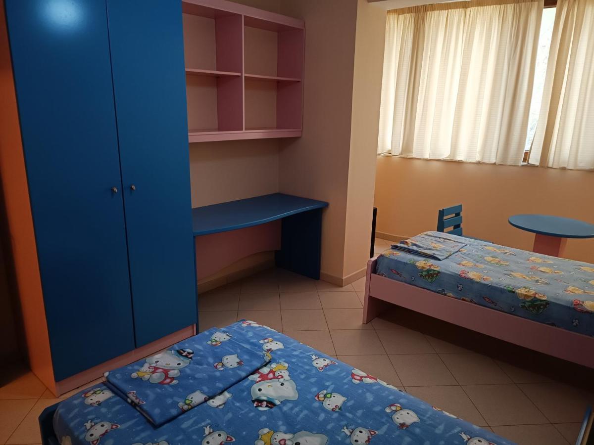 Family Beach 100 Square Metres Apartment Golem  Exterior photo